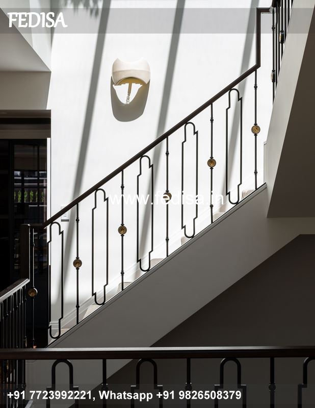 Classic Stairs Railing Designs In Steel And Glass Staircase Modern Railing Grill Darwaza Ka Design