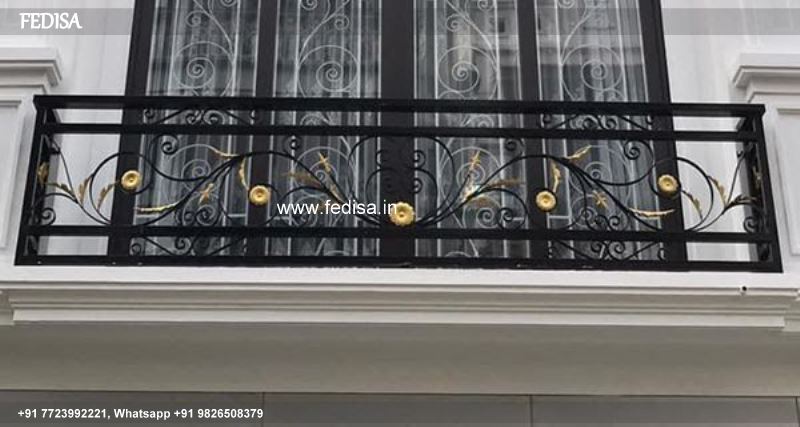 Classic Stair Case Hand Rail Designs Stair Design Of House Home Grill Door Design