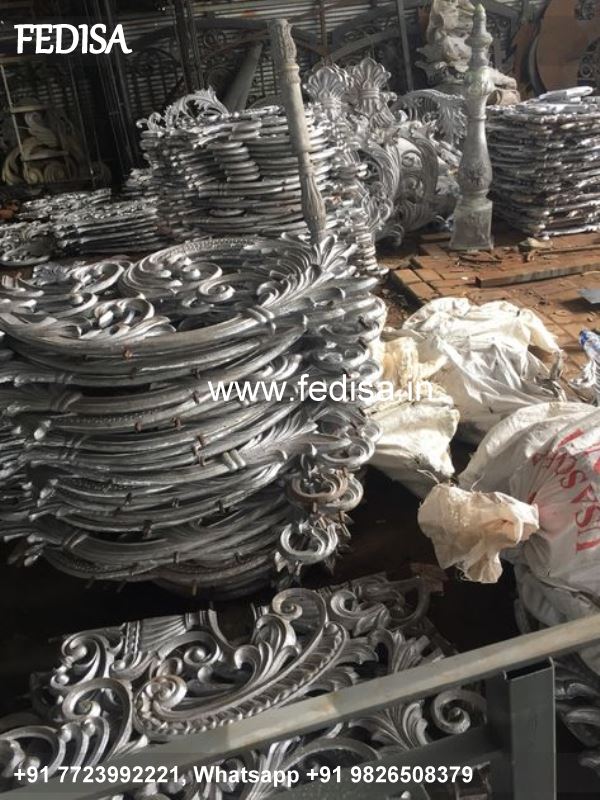 Luxury Staircase Partition Design Metal And Wood Staircase Design House Design Front Side Staircase