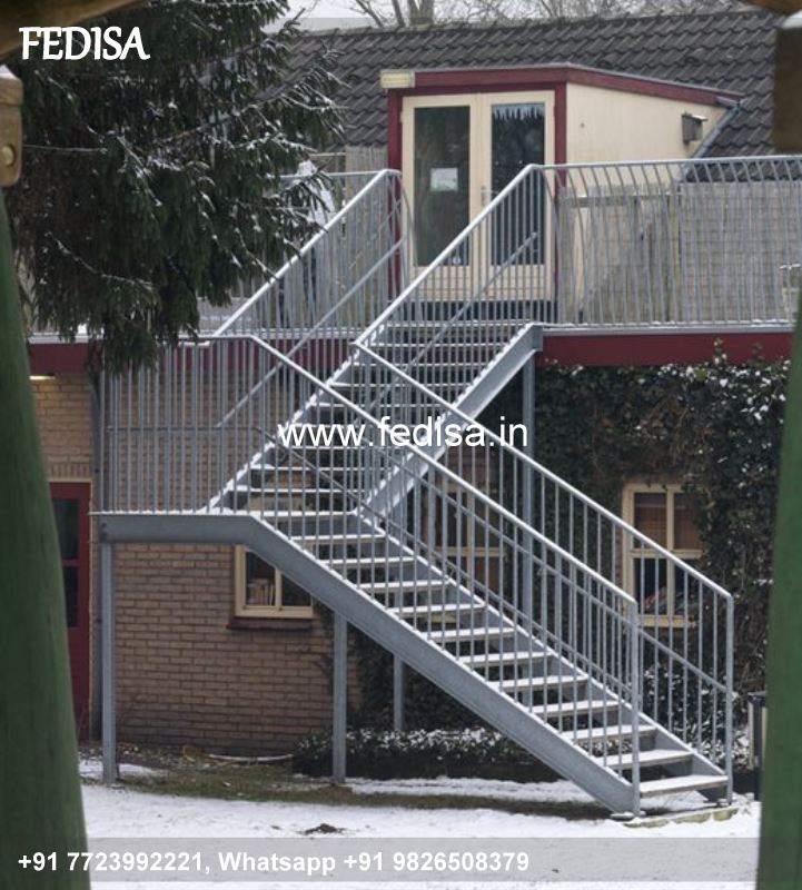 Classic Black Stairs Design Steel Stairwell House Main Gate Grill Design