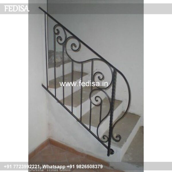 Classic Designs Of Stairs Outside House Railing Color Design Loha Gate Grill Design