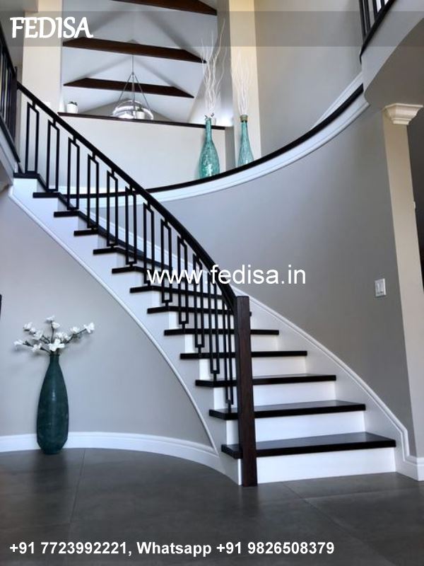 Classic Iron Stairs Design Outdoor Balcony Pipe Railing Design Powder Coating Grill Design