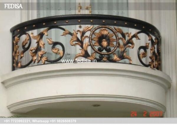 Classic Staircase Landing Design Staircase Railing Design For Home Railing Brick Design