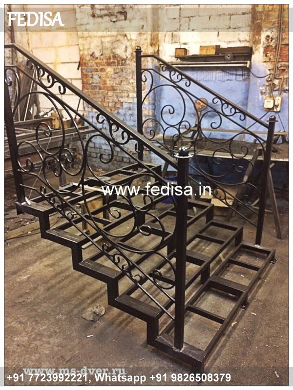 Classic Jeene Ki Railing Ka Design Square Tube Balcony Design Roof Railing Design Brick