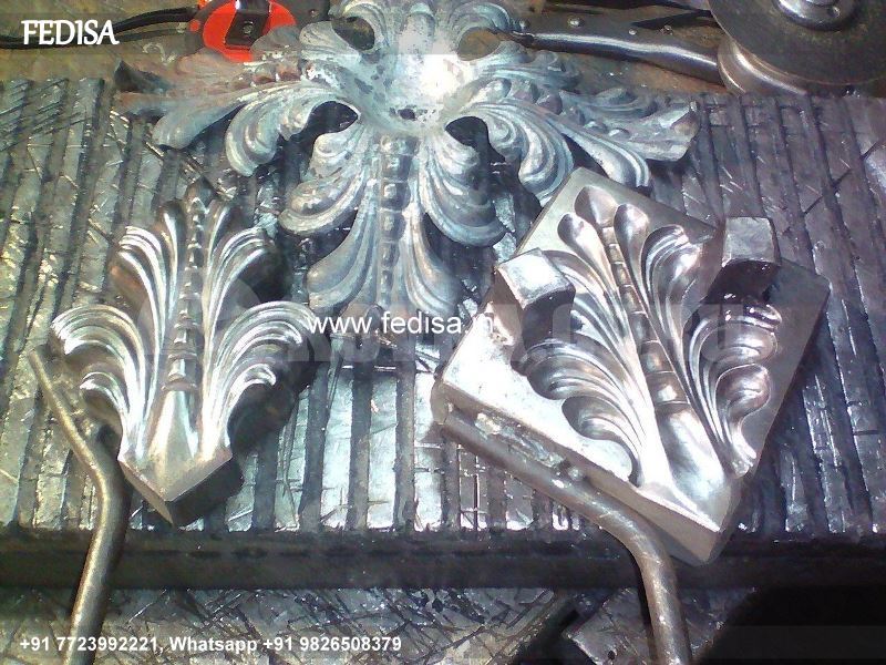 Classic 10 Step Stairs Design Square Steel Pipe Railing Design Small Area Staircase Design