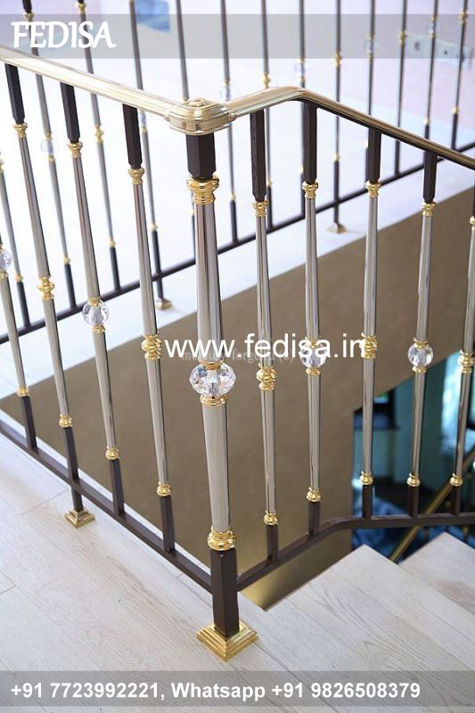 Classic Stairs In Hall Design Building Roof Railing Design Steel Grill Design Simple