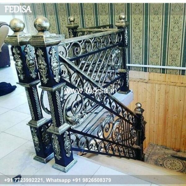 Classic Spiral Staircase Design For Small Spaces Khidki Ka Grill Design Wood Railing Glass Design