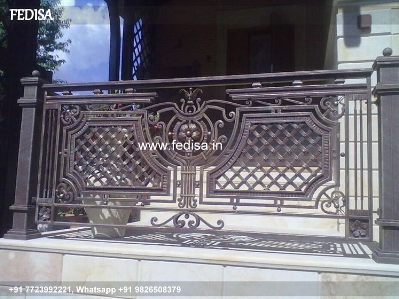 Classic Duplex House Staircase Wall Design Loha Ka Grill Ka Design Home Front Stairs Design