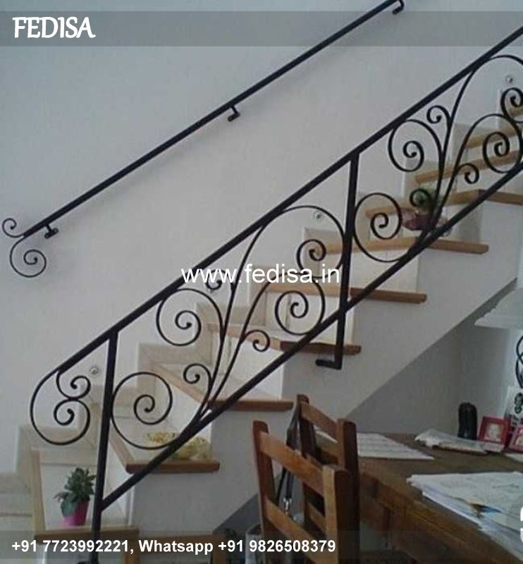 Luxury Designed Stairs Entrance Door Grill Design Metal Railing Design