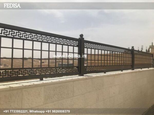 Classic Stairs Railing Designs In Steel And Glass Main Gate Grill Ka Design New Design Railing