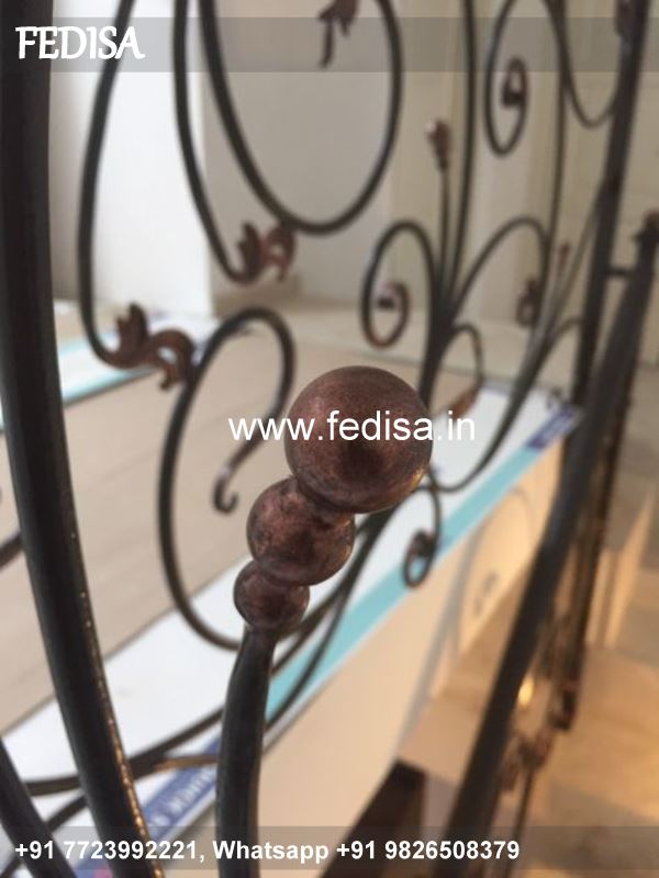 Classic Luxury Staircase Design Sidhi Grill Design Iron Wooden Railing Design For Balcony