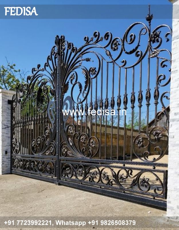Classic Iron Stairs Design Outdoor Half Door Grill Design Balcony Steel Railing Design