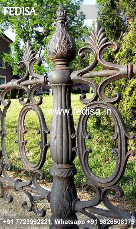 Classic Staircase Under Space Design Baranda Ka Grill Small Space Stairs Design