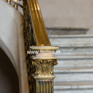 Creative Balcony Styling With Railings No-32957