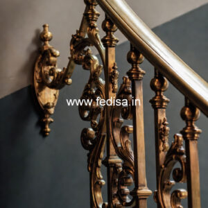 Modern Balcony Design With Stylish Railings No-30193